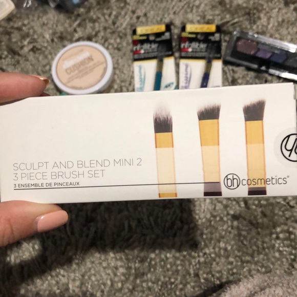 Ulta Makeup Bundle - Picture 4 of 7